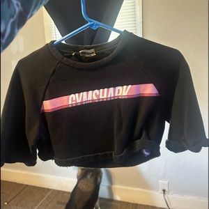 cropped workout shirt